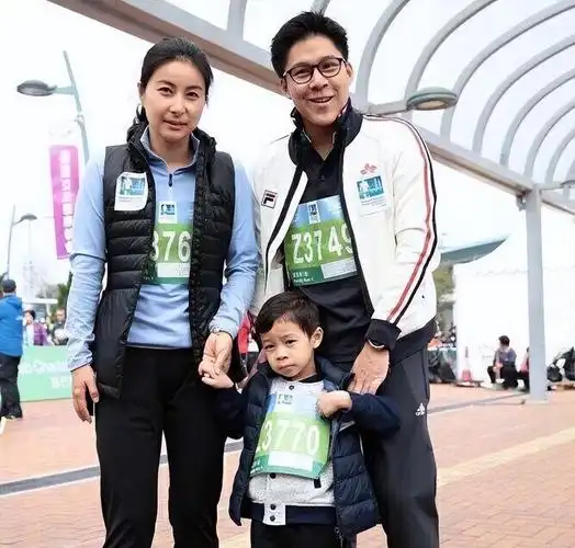 李泽楷郑志刚何超琼齐出现,获胜者是霍启刚,霍家为国出力获支持