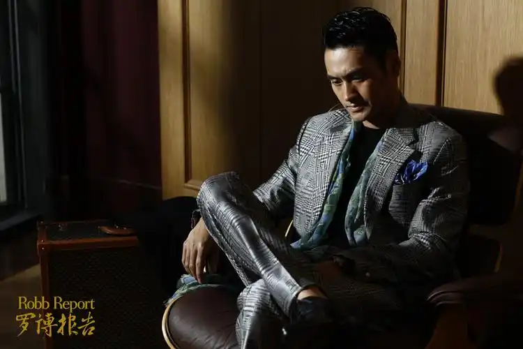 p>袁弘,1982年8月23日出生于湖北省武汉市,中国内地影视男演员,毕业