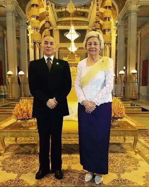 柬埔寨莫尼克王后