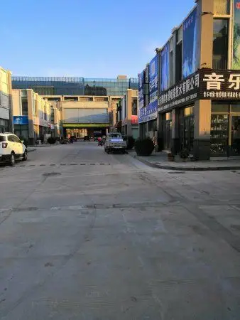 豪德商贸城b北区 阳面拐角249平 位置超好 !