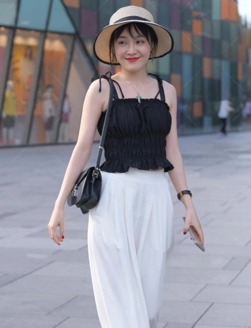 白色裤子太透了,随意穿搭都漂亮