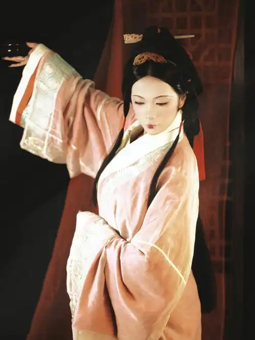 曲裾汉服拍摄分享