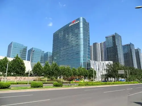 万源街地铁站力宝广场408平精装带隔断随时看房随时