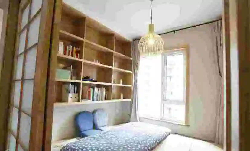 主卧室卫生间改榻榻米储藏室装修效果图