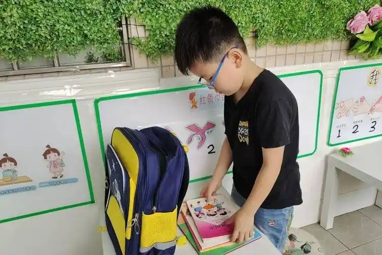 雅正幼幼小衔接整理小书包雅正幼幼儿园大班级幼小衔接活动之二