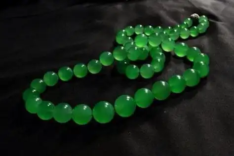 帝王绿为何能拍出天价?|帝王绿|翡翠_新浪收藏_新浪网