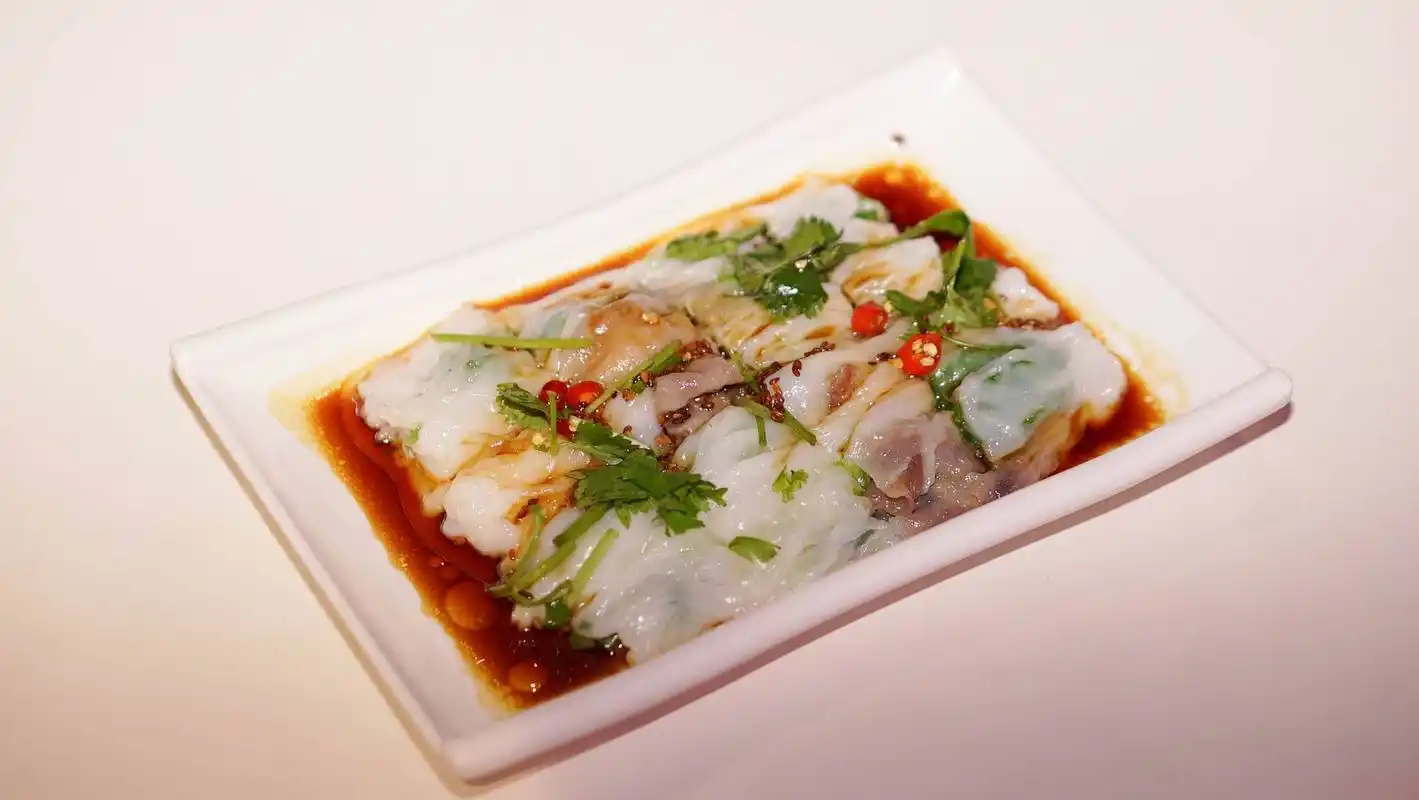 p>肠粉(粤语拼音:cheong fan)是一种 a target="_blank" href="/item