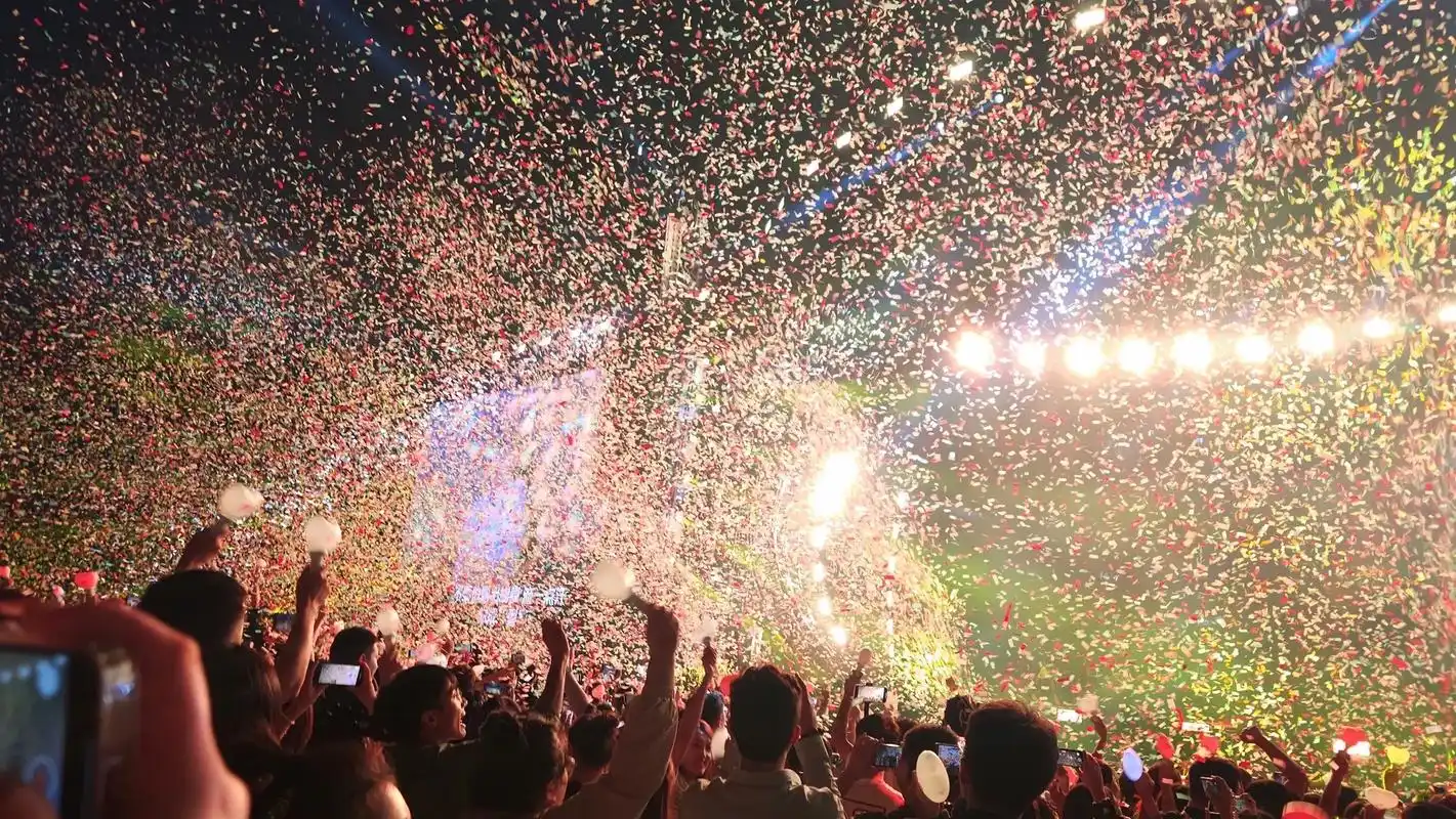 周董帅照合集.记录第一次离小周这么近05#嘉年华 #周杰伦  - 抖音