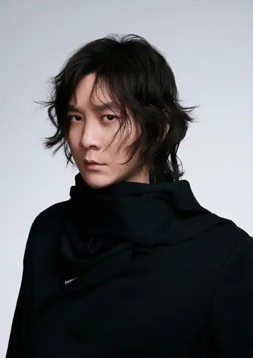 张大仙晒照片#他来了他来了,他带着千万修图师走来