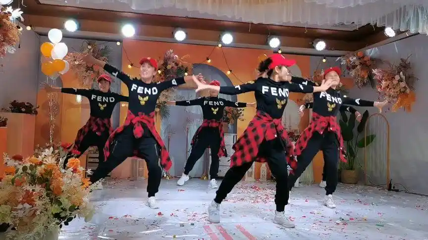 六人队形串烧,姐妹们跳的真棒