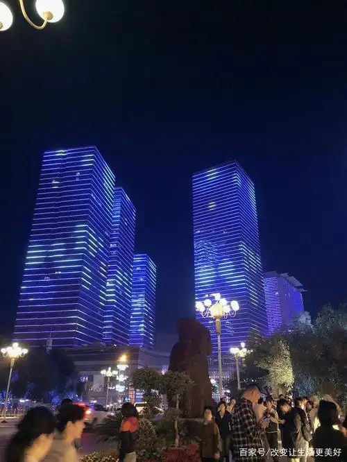 乌鲁木齐时代广场夜景