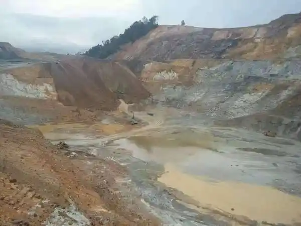 南洋寻茶记②:听末代矿主讲锡矿茶史,探马来西亚老六堡头号大藏家仓中