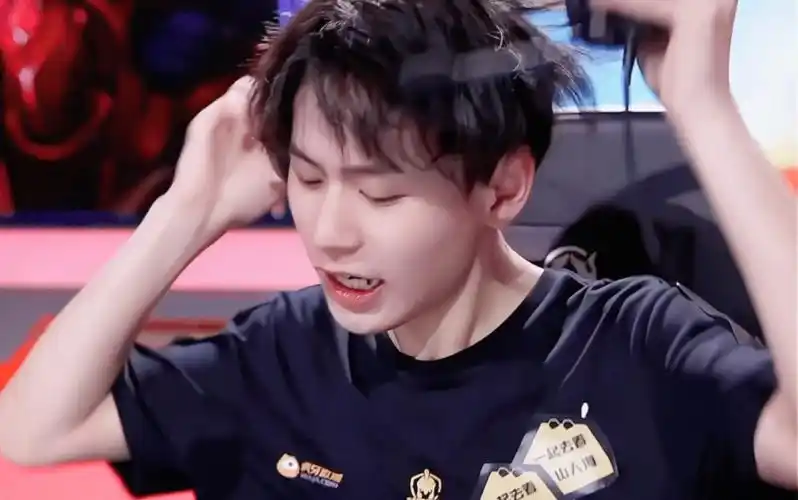 【南京hero无畏】在kpl春决上一眼万年的冠军野王,一定要再淋一次金色