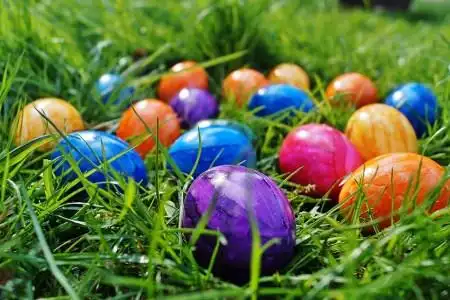 annual community easter egg hunt