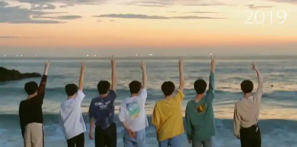 岁岁年年 兜兜转转 回头依旧是你们#时代少年团 2019的海 - 抖音