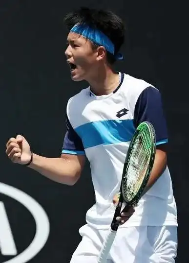 今年前两个月不断刷新个人最好成绩的李翰文作为头号种子首轮轮空,次