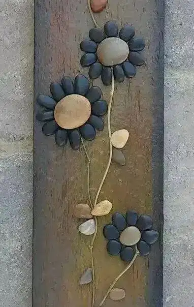 石头拼图,给花园带来童话味道.巧妙地组合,作为花园的装饰物.