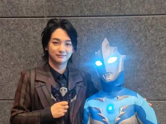 纪念一下手搓托雷基亚早期皮套的过程