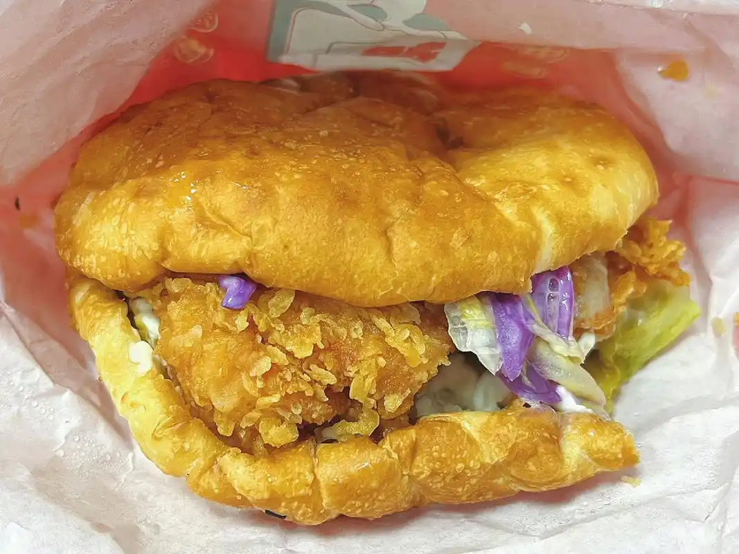 塔斯汀·中国汉堡92 因为不太喜欢吃芝麻,会影响汉堡的口感,然后就