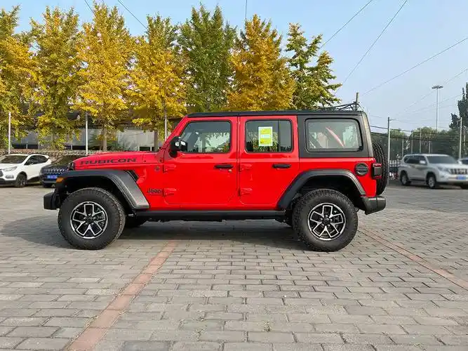 北京牧马人4s店2024款罗宾汉熔岩红优惠促销