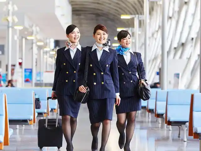 日本空姐改穿长裤短裙高跟鞋不再是标配网友担心影响观感