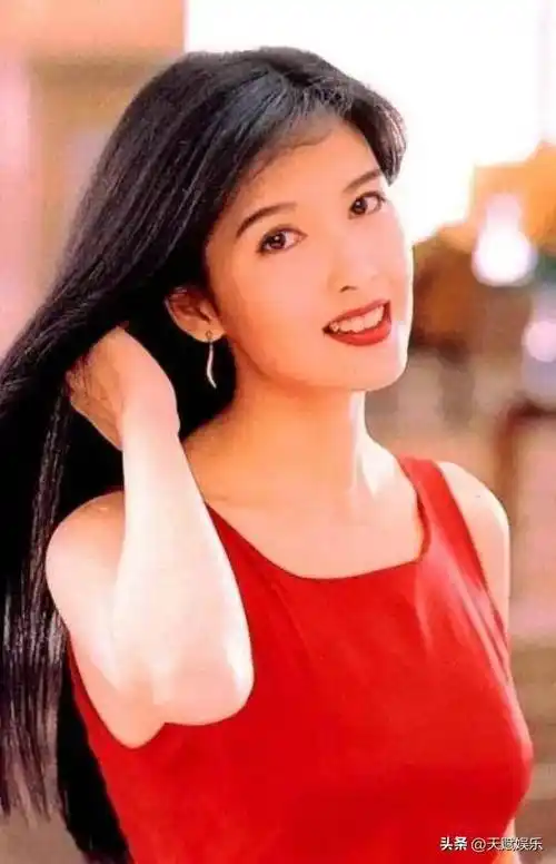 八十年代女歌手,演员,主持人周慧敏_世界_交流_媒体