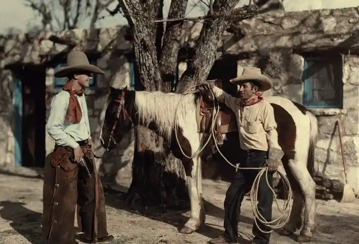 牛仔随身必带的12件求生物品,在美国西部开发历史中体会生存策略_毯子