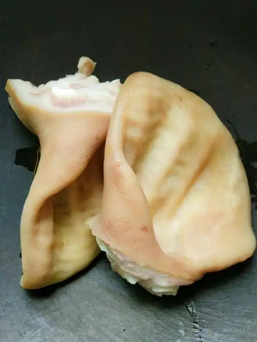 肥而不腻,爽口弹牙的卤猪耳朵