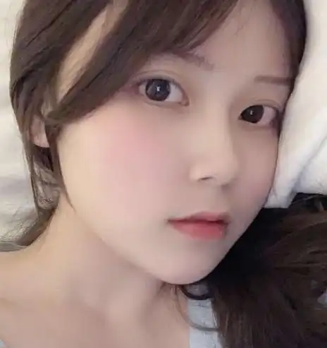 萌面酥减肥成功,网友被一张"呆萌睡照"圈粉?粉丝:脸也太小了