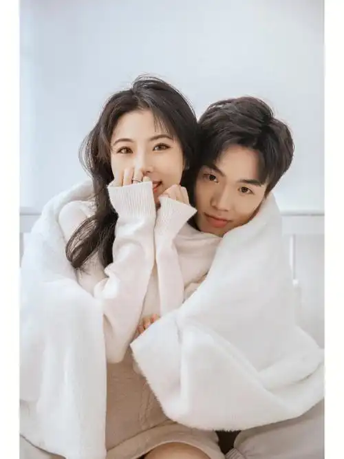 那段时间订的 所以还送了一张肖像照(风格是我喜欢的不用笑了哈哈哈!