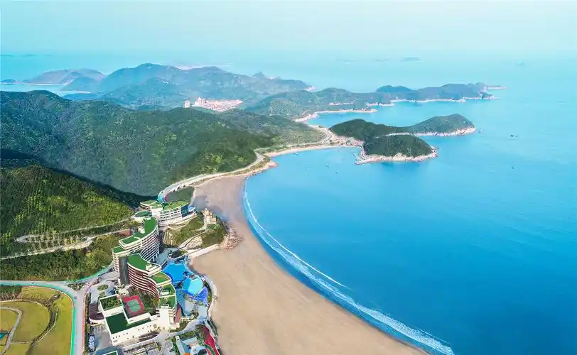 p data-id="gnbk7rbjem">东海半边山旅游度假区,位于象山县石浦镇