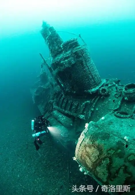 探险家发现大量战船残骸,在海底沉睡了百年之久,历史再次重现
