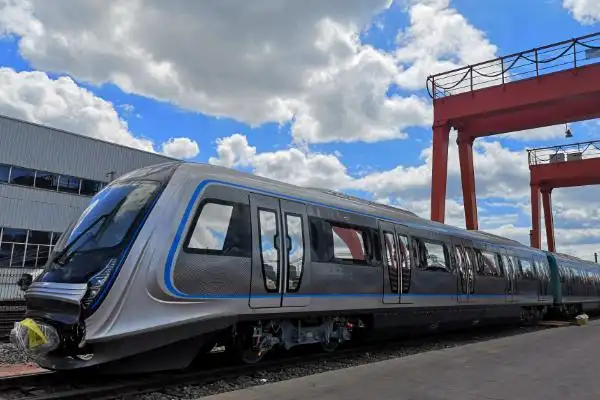 上海地铁19号线将设32站,长45km即将开工,2028年通车