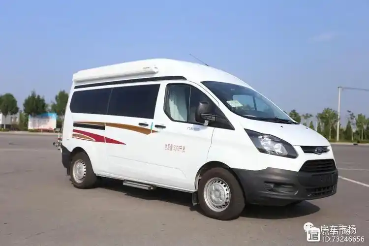 20多万买福特v362小房车自动挡后置厨卫夫妻旅行太合适