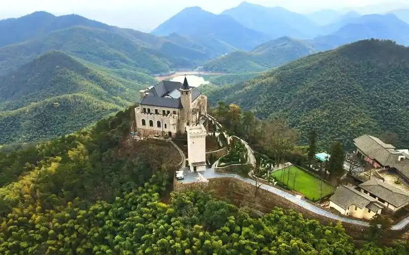 莫干山裸心堡航拍