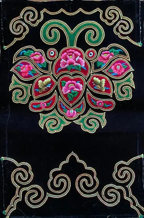 苗族绣花图片