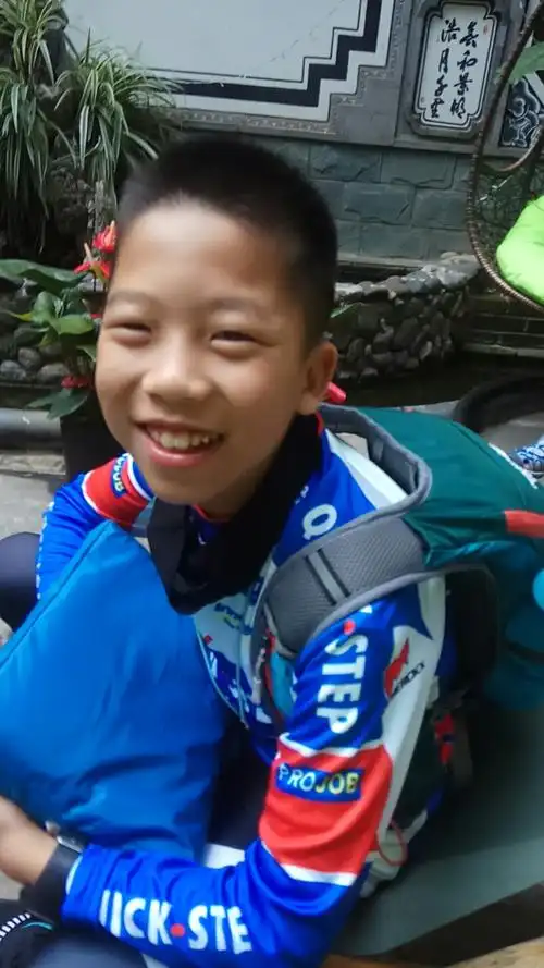 张云皓2019暑假洱海骑行