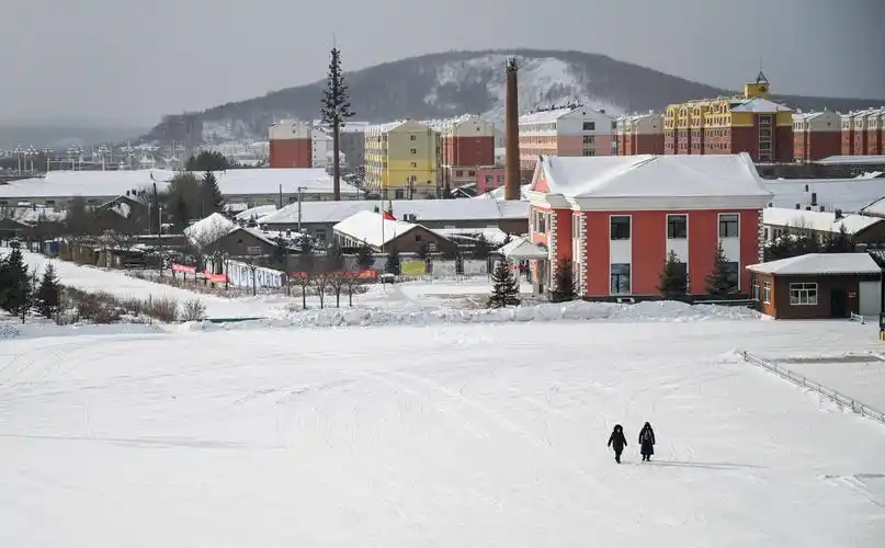 这是根河市夜景(1月26日摄,无人机照片).