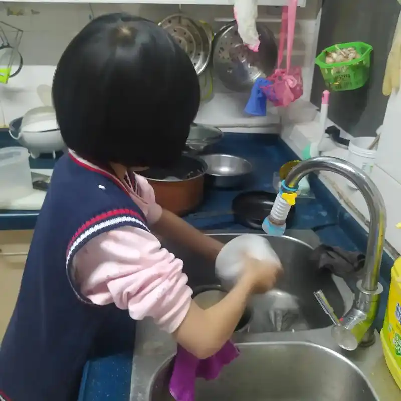 我的抖音生活日记 还好我们家不缺学校要孩子做家务的照片,每 - 抖音