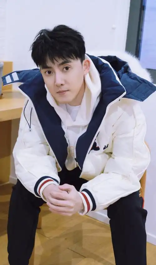 张睿库存放映室