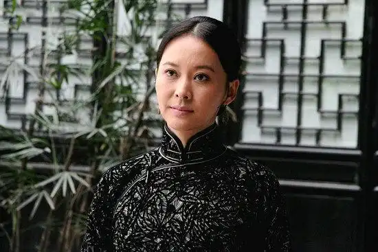 电视剧雾都热播演员张大静挑战年龄跨度大