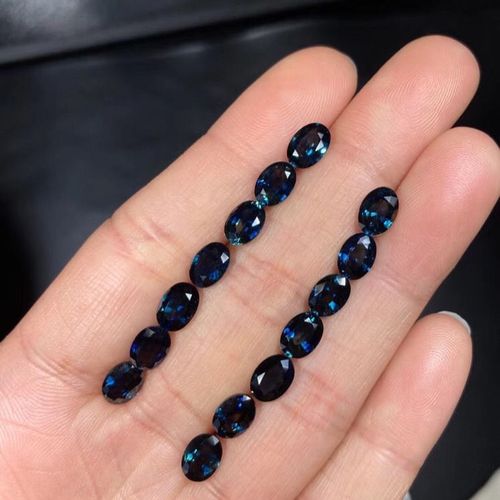 天然蓝宝石山东昌乐矿区蓝宝裸石火彩净度高一克拉蓝宝戒面墨水蓝
