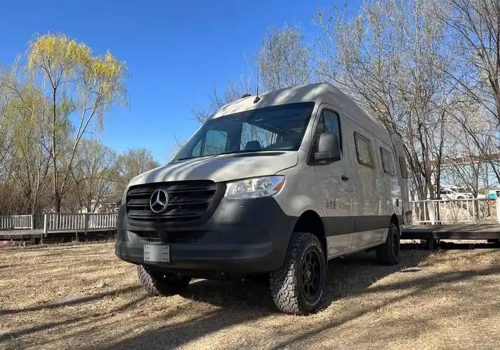 奔驰全新3.0t越野房车上市!