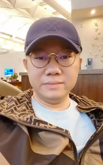 7月27日,知名主持人涂磊在个人社交平台晒出一段视频,他还写道:"今天