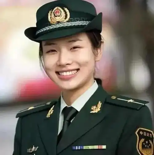 当兵时暗恋上女军官,好不容易等到军校毕业,她却成为了股长妻子