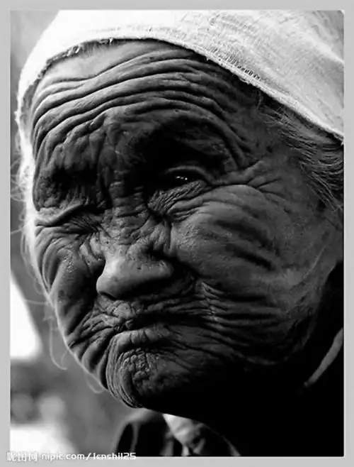 老人摄影图_岁月沧桑_老年人物