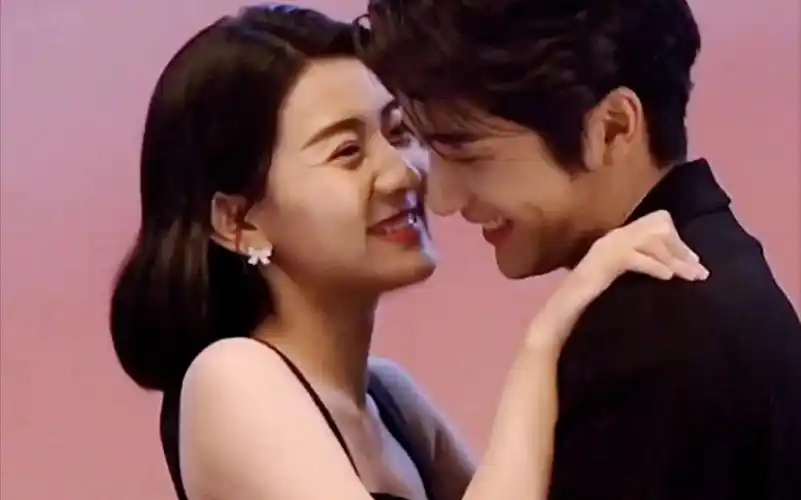 变成你的那一天梁洁张新成这个海报拍摄花絮有点甜