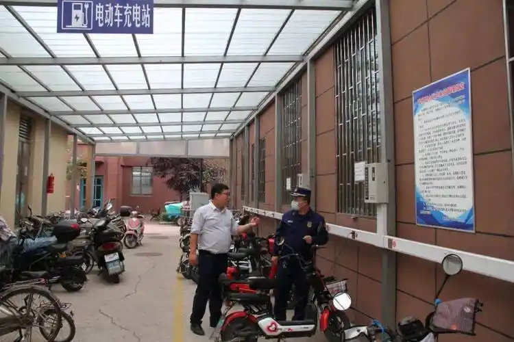 丹东支队"宣管并举"推进电动自行车"全链条"监管