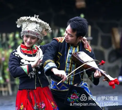 阿哥阿妹情意深