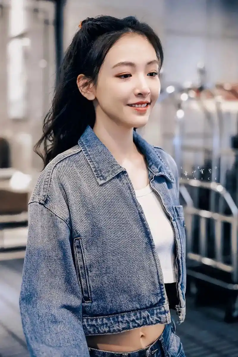 吴倩不愧是武大校花呀 - 抖音